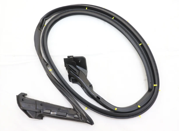 NISSAN Door Seal RHS - Skyline R34 BNR34
